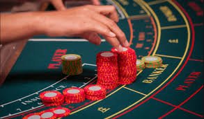 Fa Cai Shen Deluxe bonus round showing free spins and multiplier activation